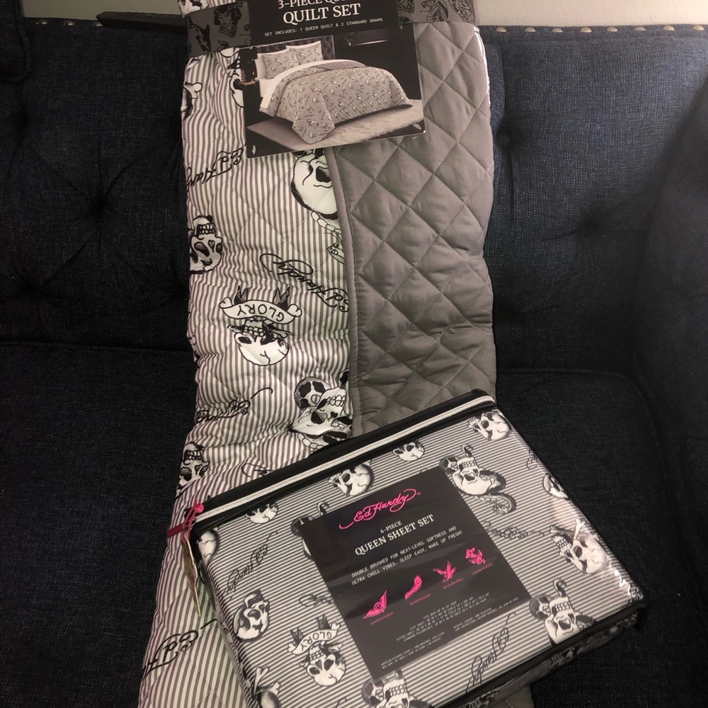 🖤 Ed Hardy Gray Skull Quilt Set & matching sheets - Queen Bedding. 7 pieces